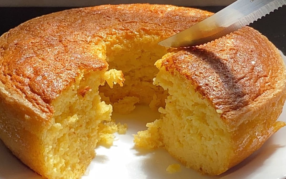 Bolo de Leite Condensado com Milho Fácil e Delicioso Para o Café