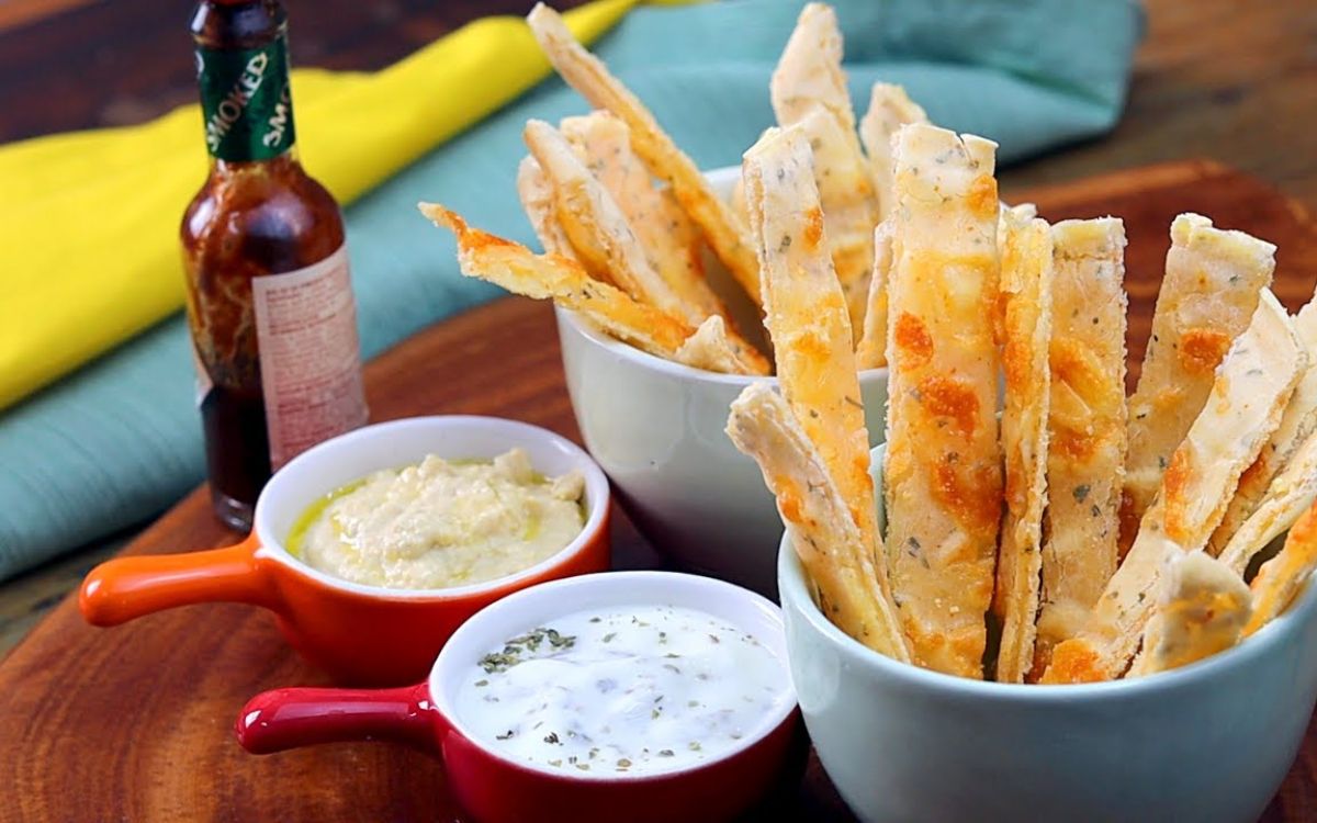 petisco saudável de queijo e tapioca