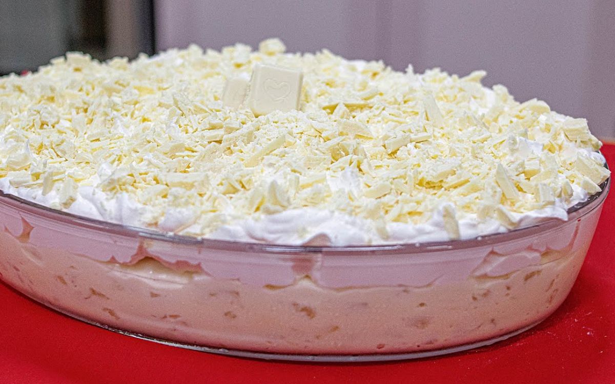 Gelado de Abacaxi com Chocolate Branco