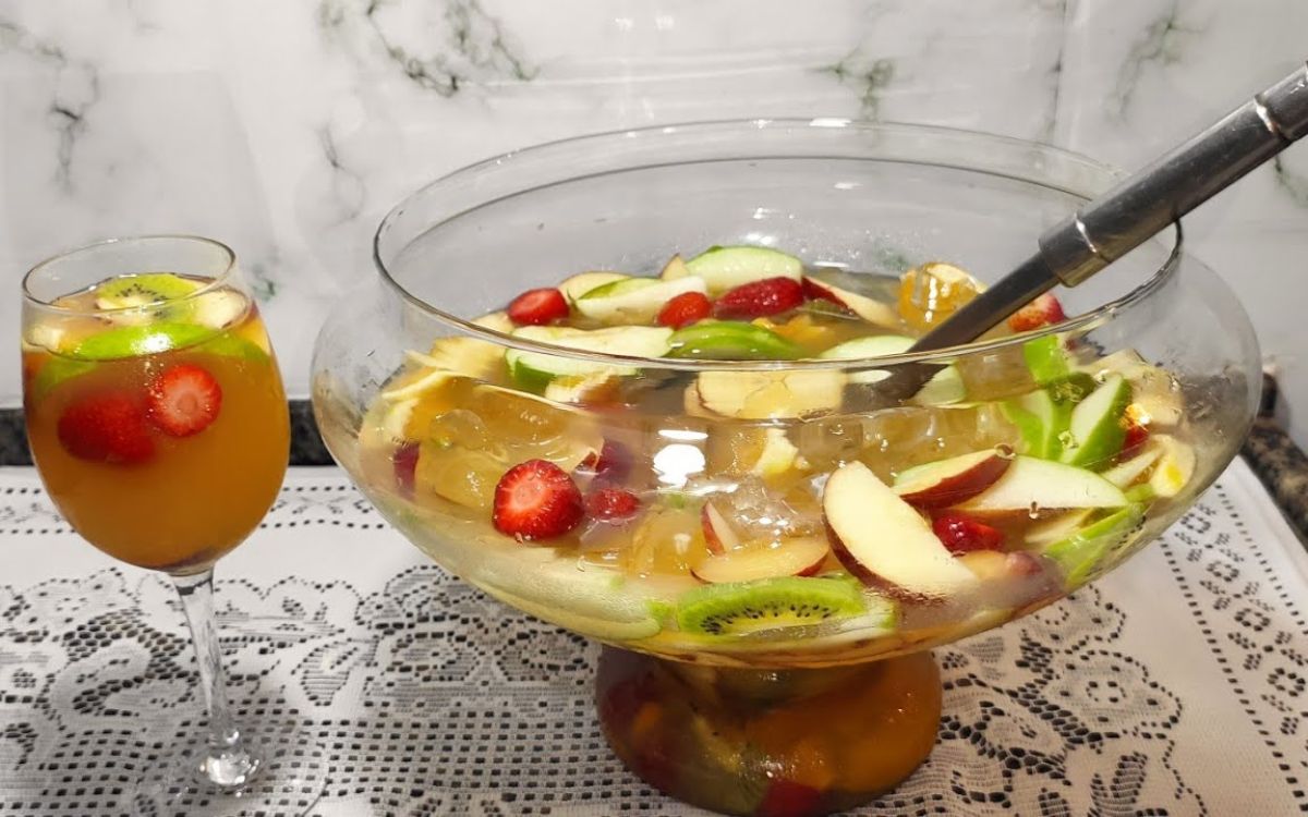 Ponche de Frutas Sem Álcool